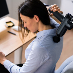 RENPHO Power+ Massage Gun, 15W, 150 min, 6 speeds, 1,850–2,600 rpm, 4 cooling/heating settings, Timer, Touchscreen, Bluetooth, Black