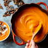 Чугунена тенджера във формата на тиква Staub Pumpkin P687129, 24 см, 3.45 л, Индукция и фурна до 240C, Емайлно покрития, Оранжев