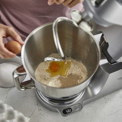 Kenwood Chef Baker XL KVL85.004SI konyhai robotgép, 1200 W, 2 db 5/7 l-es keverőtál, elektronikus vezérlés, pulzáló üzemmód, EasyWeigh™, ezüst színű