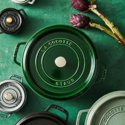 Oala din fonta Staub La Cocotte 40509-361-0, 6,7 l, 28 cm, de la -20°C pana la 260 °C, Emailata, Capac cu structura anti-picaturi, Toate plitele inclusiv inductie, Verde