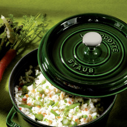 Χυτοσίδηρη κατσαρόλα Staub La Cocotte 40509-361-0, 6,7 λ, 28 εκ, -20 °C έως 260 °C, Σμάλτο, Καπάκι με αντιολισθητική επιφάνεια, Για επαγωγικές εστίες, Πράσινο