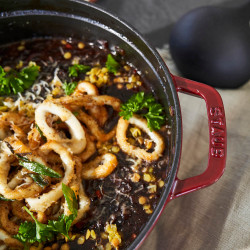 Staub La Cocotte Cast Iron Pot 40502-278-0, 6.7 L, 28 cm, -20°C to 260°C, Enamel, Lid with Droplet Pattern, Induction, Bordeaux